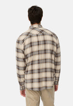 Cargar imagen en el visor de la galería, CAMISA GRUESA CUADRO BEIG AZUL
