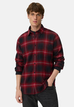 Cargar imagen en el visor de la galería, CAMISA GRUESA CUADROS ROJOS NEGRO

