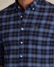 Cargar imagen en el visor de la galería, CAMISA DE FRANELA CUADROS AZULES
