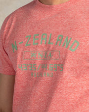 Cargar imagen en el visor de la galería, CAMISETA FRESA JASPEADA CON LOGO
