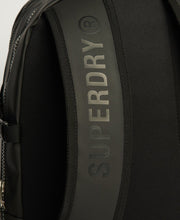 Cargar imagen en el visor de la galería, MOCHILA SUPERDRY NEGRA
