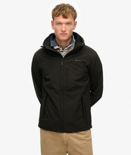 Cargar imagen en el visor de la galería, CHAQUETA TREKKER SOFT SHELL CON CAPUCHA
