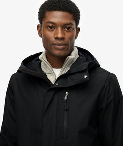 PARKA CON CAPUCHA NEGRA