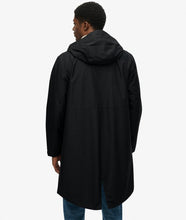 Cargar imagen en el visor de la galería, PARKA CON CAPUCHA NEGRA
